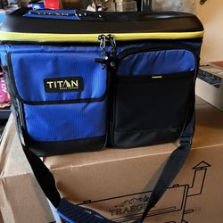 BRAND NEW Titan 50 Can Collapsible Cooler Tabletop™ Lid 2 Drink Holders BLUE/BLACK 3 Days