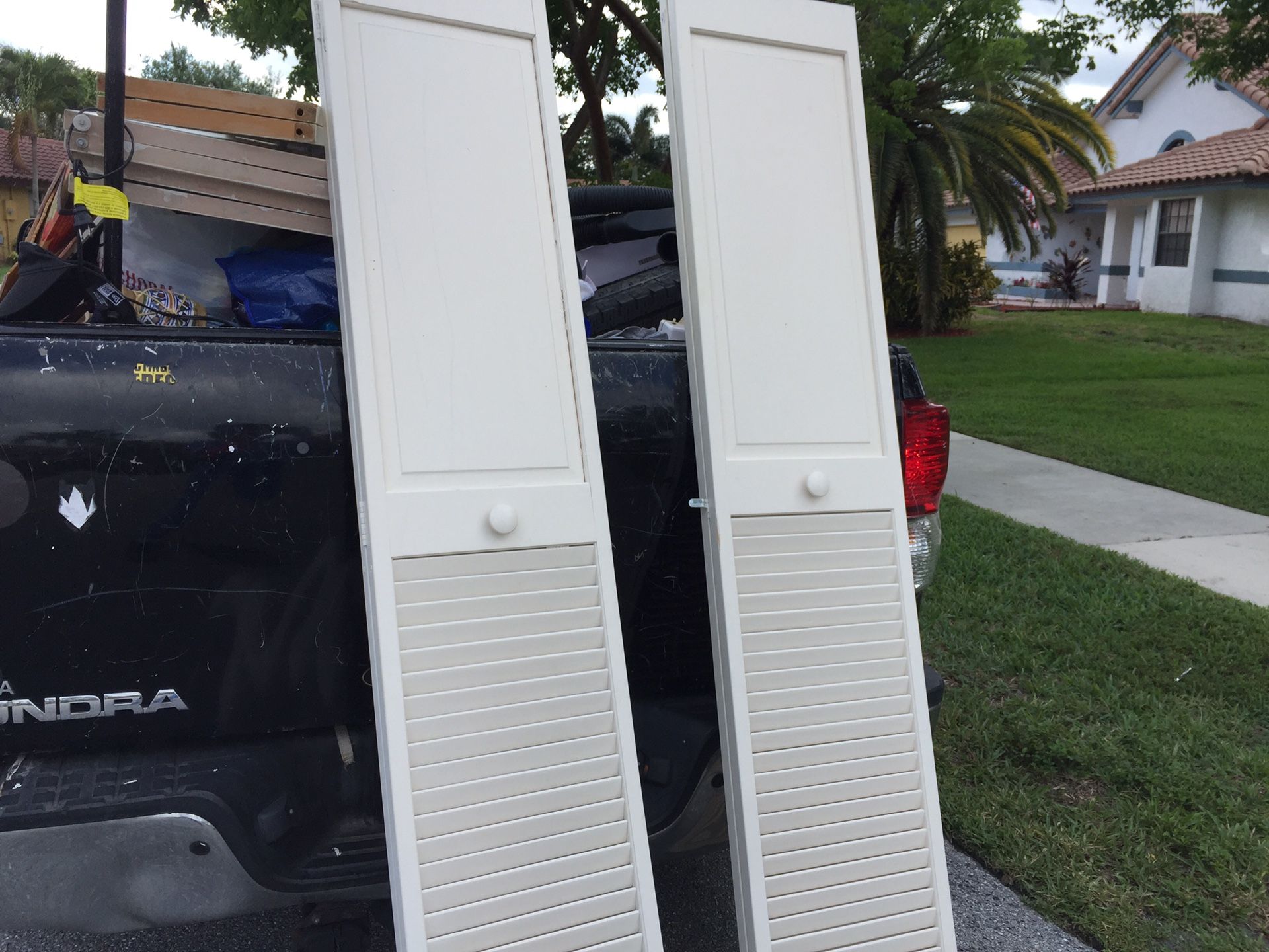 Bifold Closet Doors $25 ea