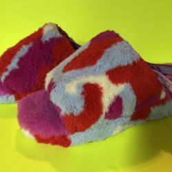 Uggs Slippers Size 6