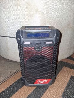 Milwaukee M12 Jobsite Radio Speaker