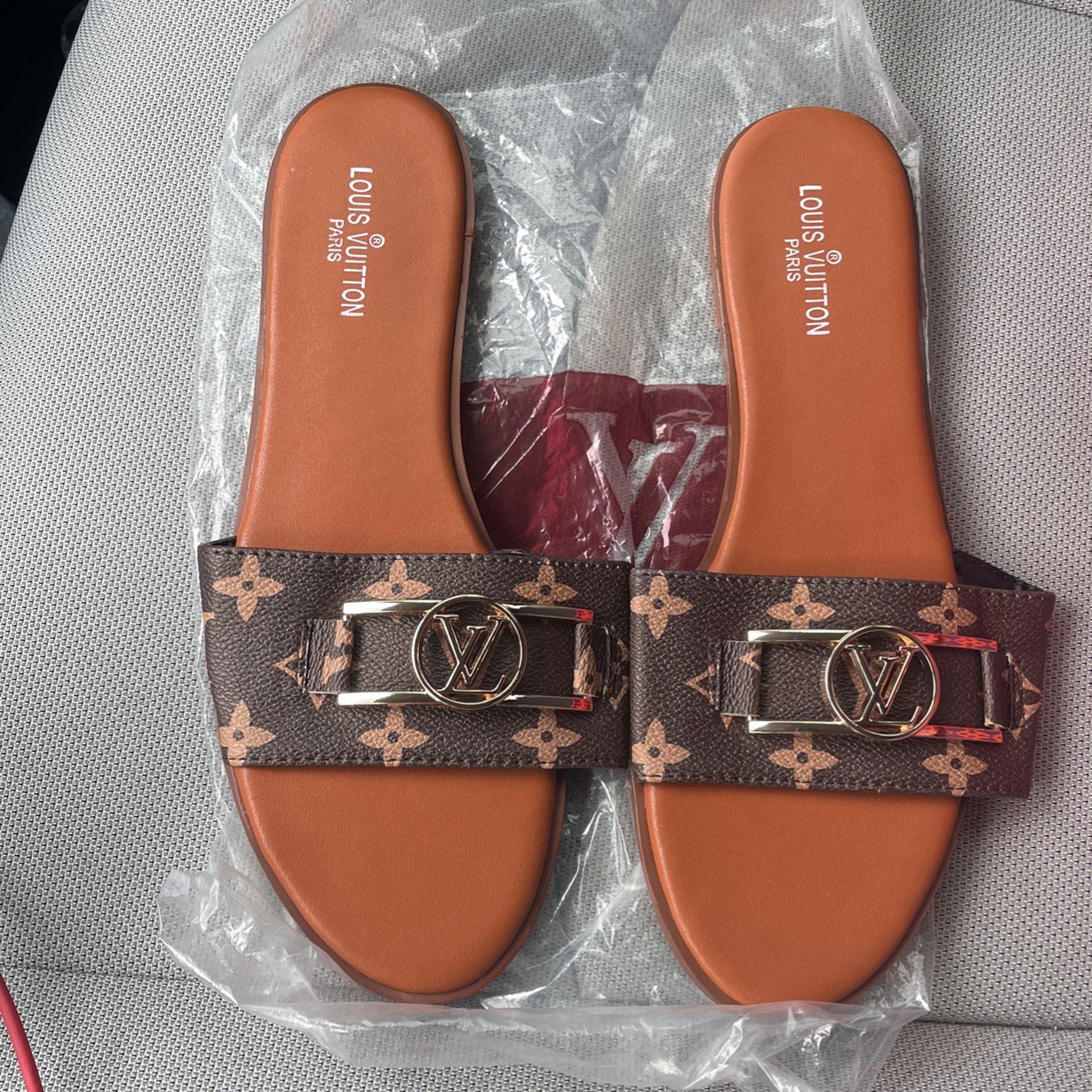 Forebyggelse element Teenager Louis Vuitton Sandals for Sale in Fort Lauderdale, FL - OfferUp