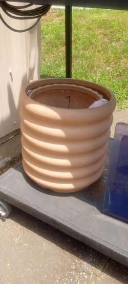 New set ripped top garden planter's high quality masterpiece very detailed