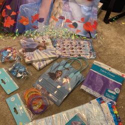 Frozen Party Supplies And Cake Topper/figurine Toy