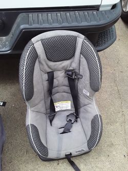 2 car seats $30 for both