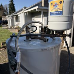 Gas hot water tank Looking for a Good Home 