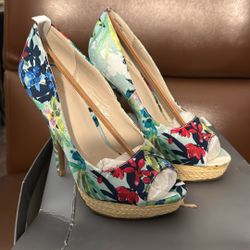 New Apt 9 Floral Heels Size 5 