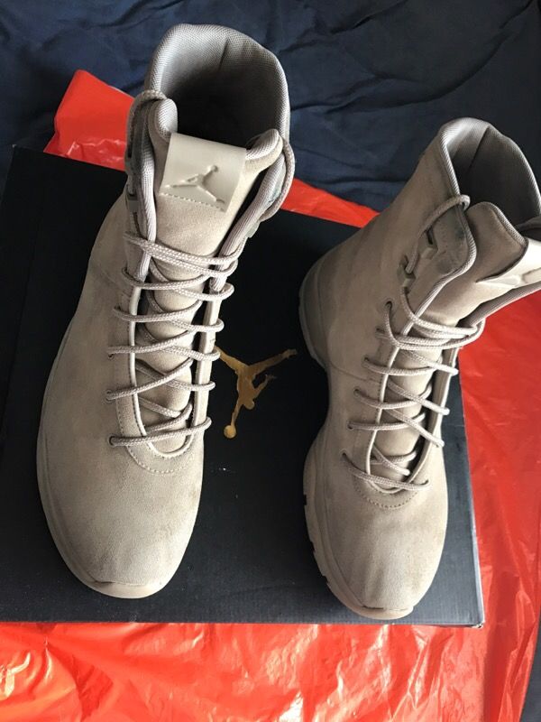 AIR JORDAN FUTURE BOOT EP SIZE 10