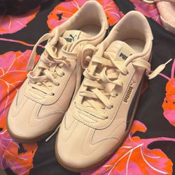 Puma Size 8 Shoe new 