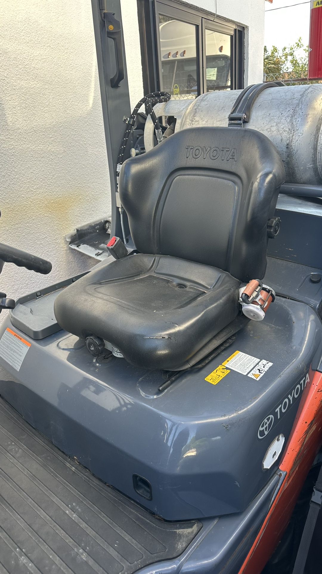 2020 Toyota Forklift – Model 8FGCU25