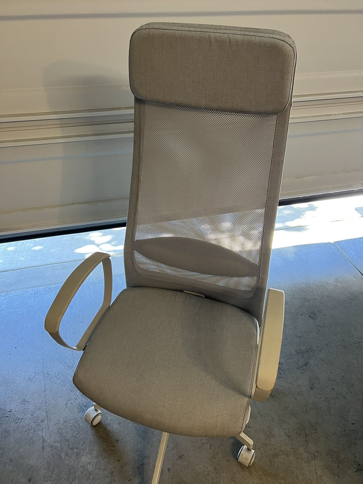Ikea MARKUS Office chair, Vissle light gray, Medium