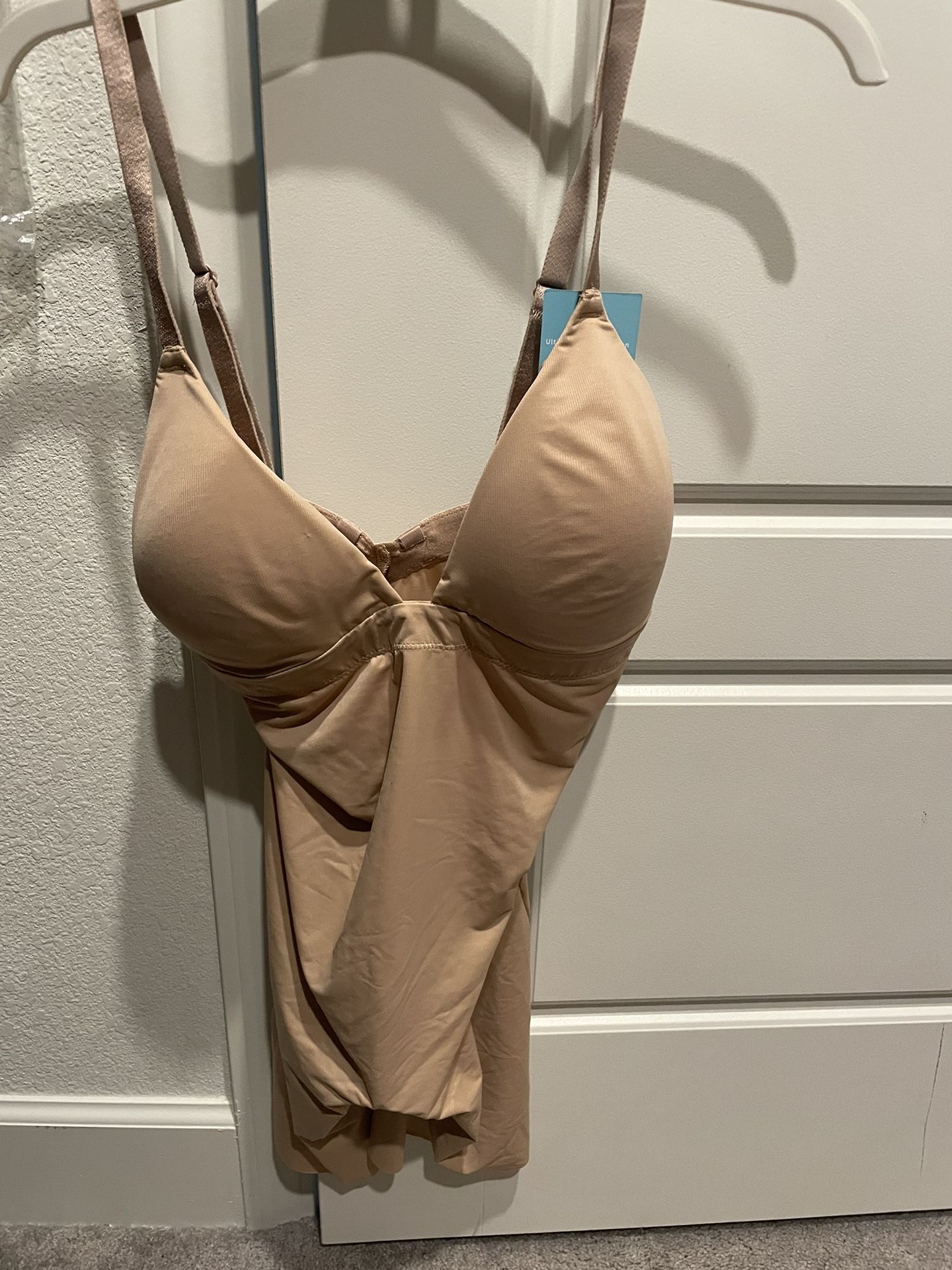 Spanx Shaping Plunge Low Back Bodysuit Mid thigh