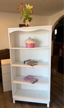 White Shelves