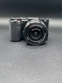 Sony ZV-E10 Mirrorless Vlog Camera w/ 16-50mm Lens – Excellent Condition