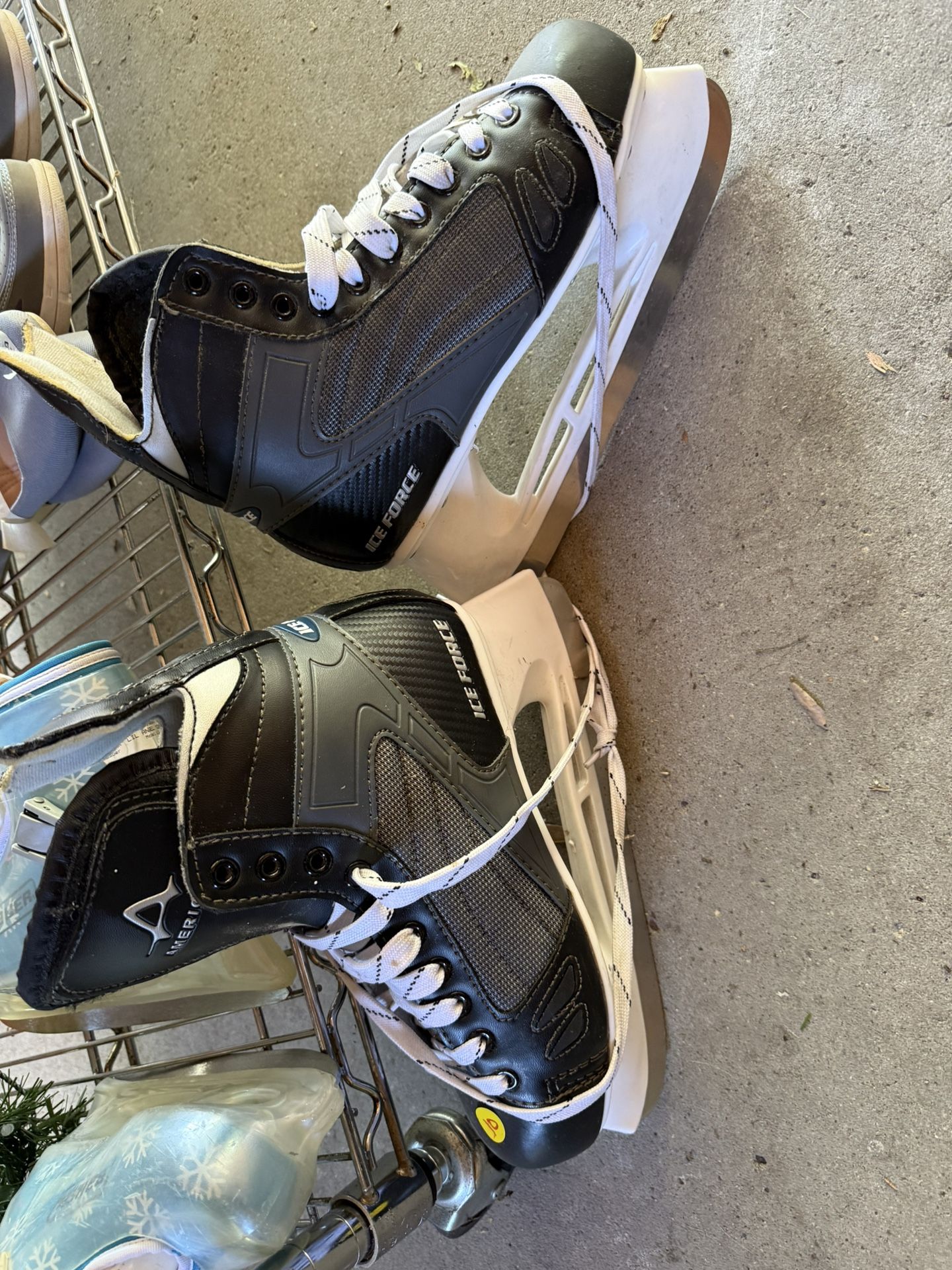 Size 10 Men’s ice Skates