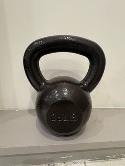 Cast iron, textured wide handle 35lbs kettlebell - basically new