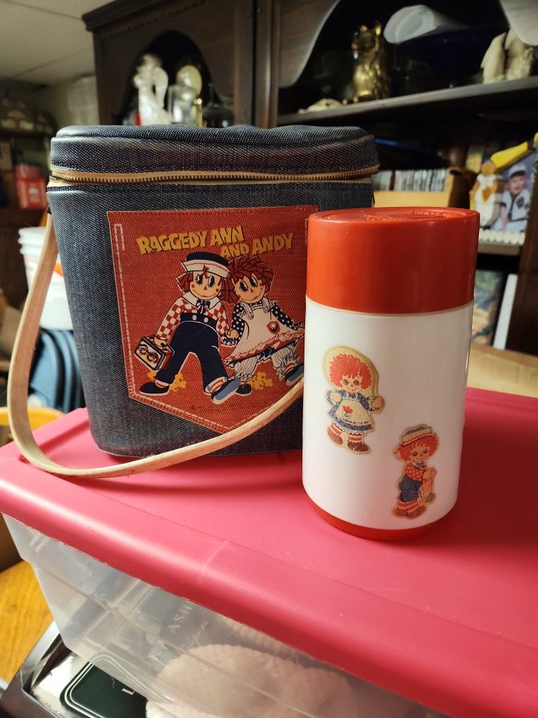Vintage raggedy ann and Andy lunch box With Thermos.