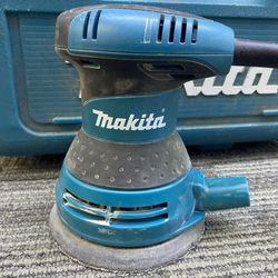 Makita 3 Amp Corded Random Orbit Sander