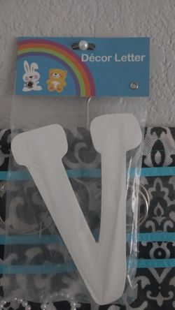 Decor Letter V