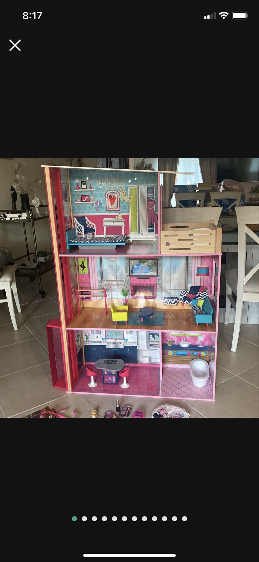 Barbie House With Barbies And Clothes 
