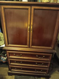 Dresser