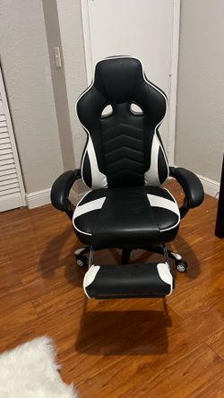 Respawn 110 Gaming Chair – Black & White |