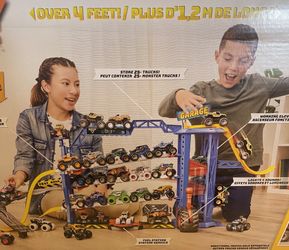 Monster Jam Garage Playset and Storage with Exclusive Grave Digger Monster Truck