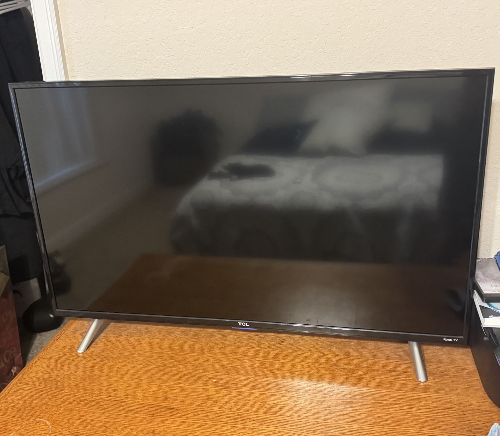 40inch TCL ROKU Smart TV