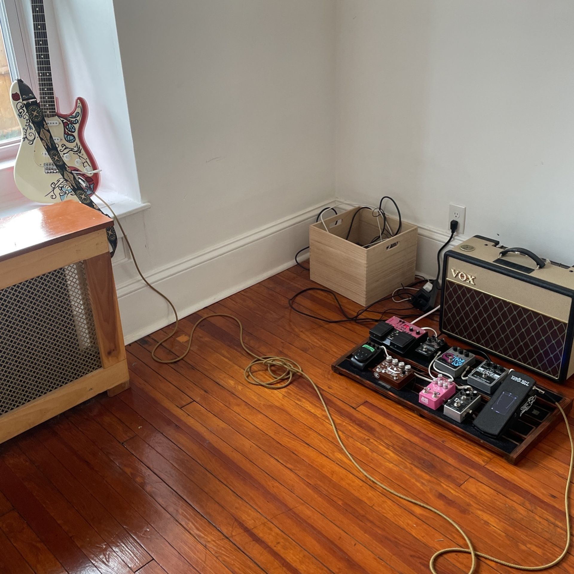 Pro Set Up, Full Pedal Board. Fender Strat (Jimi Hendrix) Vox Amp