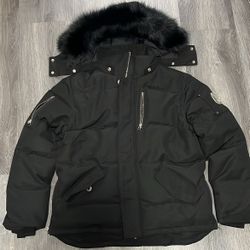 Moose Knuckle Winter Coat With Fur M Brand new ( Authentic Scans With Phone)  
