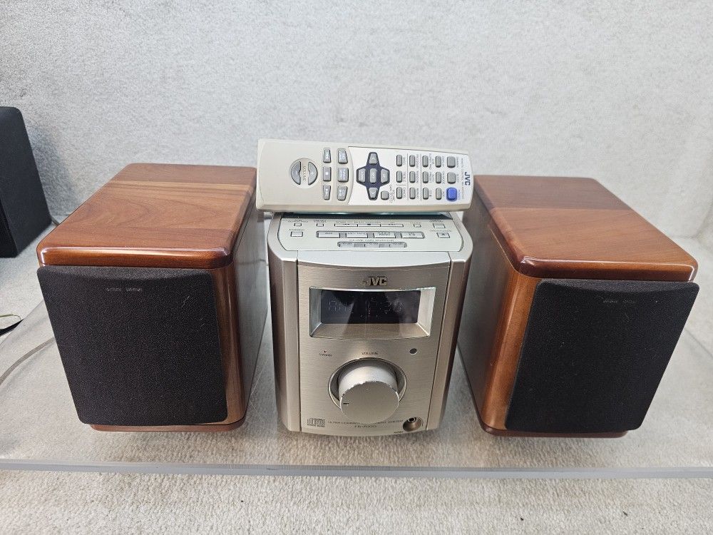 Nice JVC FS 7000 CD Player Radio Auxiliary Input Bookshelf Stereo