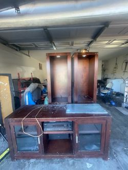 Entertainment center
