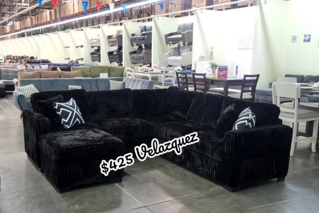 ✅️✅️️✅️4 pc Black cordury fabric upholstered sectional sofa with ottoman✅️✅️