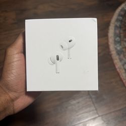 Apple AirPods Pro (2nd Generation) White MagSafe Charging Case USB-C Bluetooth