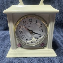 Vintage Ingraham Porcelain Mantel Clock – Floral Rose