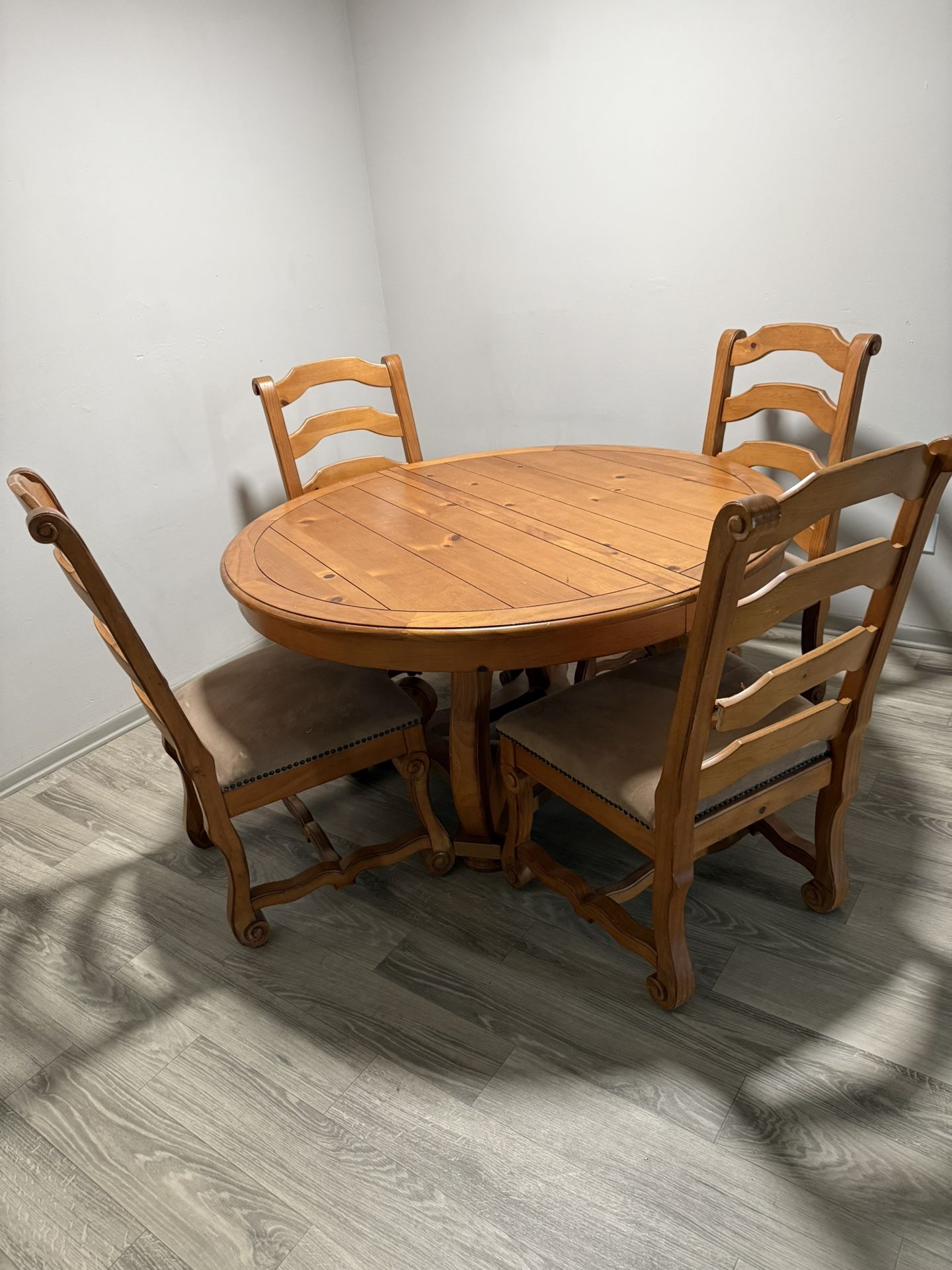 Table Set And Couch