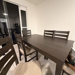 Dinning room table