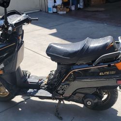 Vintage 1986 HONDA Elite Deluxe CH250