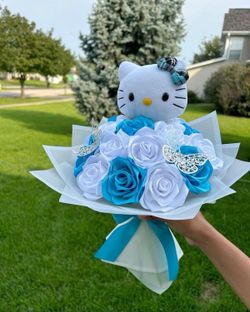 hello kitty bouquet 🩵🤍