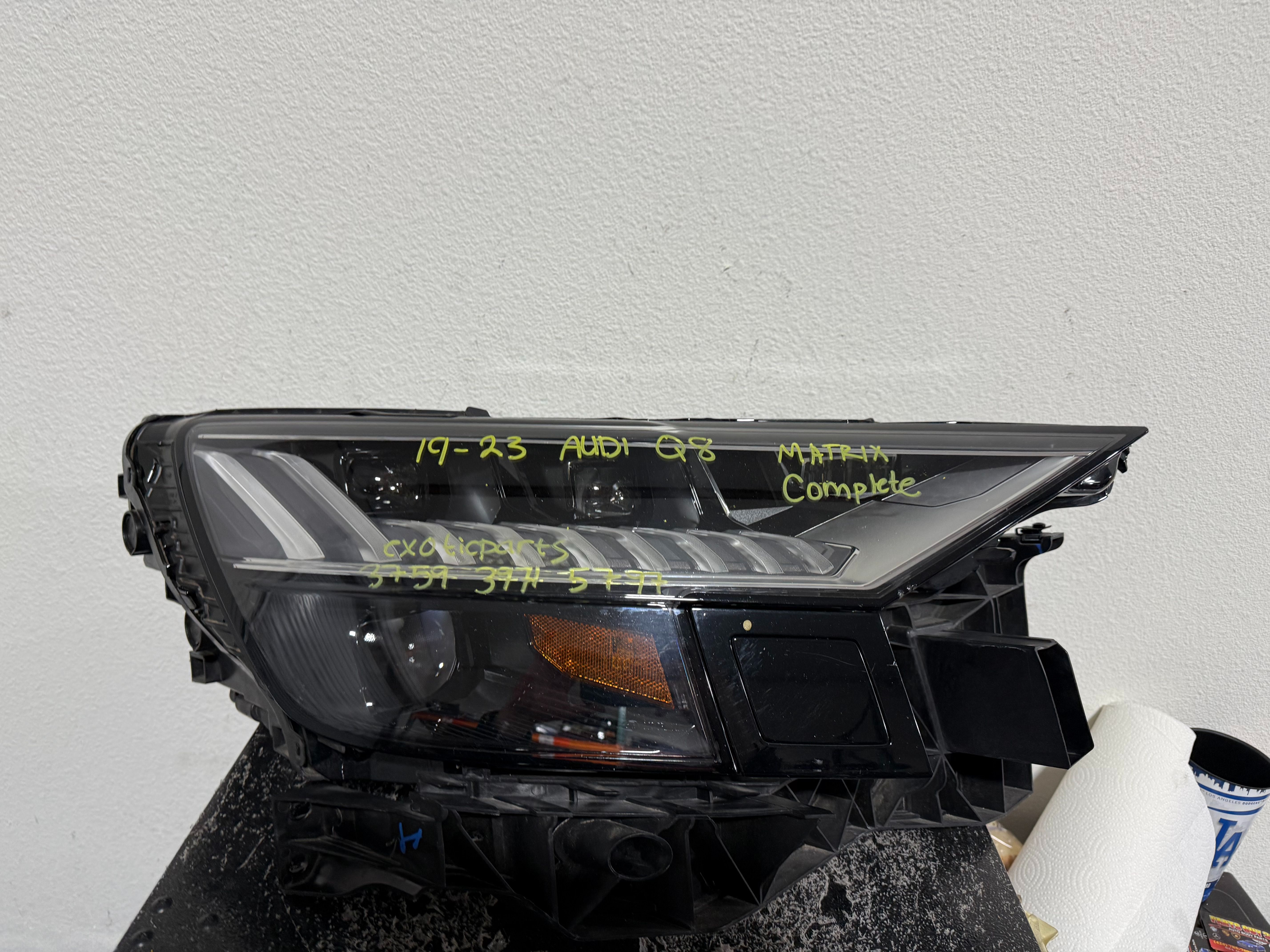 AUUDI Q8 RIGHT HEADLIGHT 2022