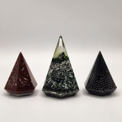 HexaCore Orgonite Set – Trio of EMF Protection Hexagon  | Red Jasper, Shungite, Green Aventurine & Quartz Energy Cleansing Cone


HexaCore is a unique