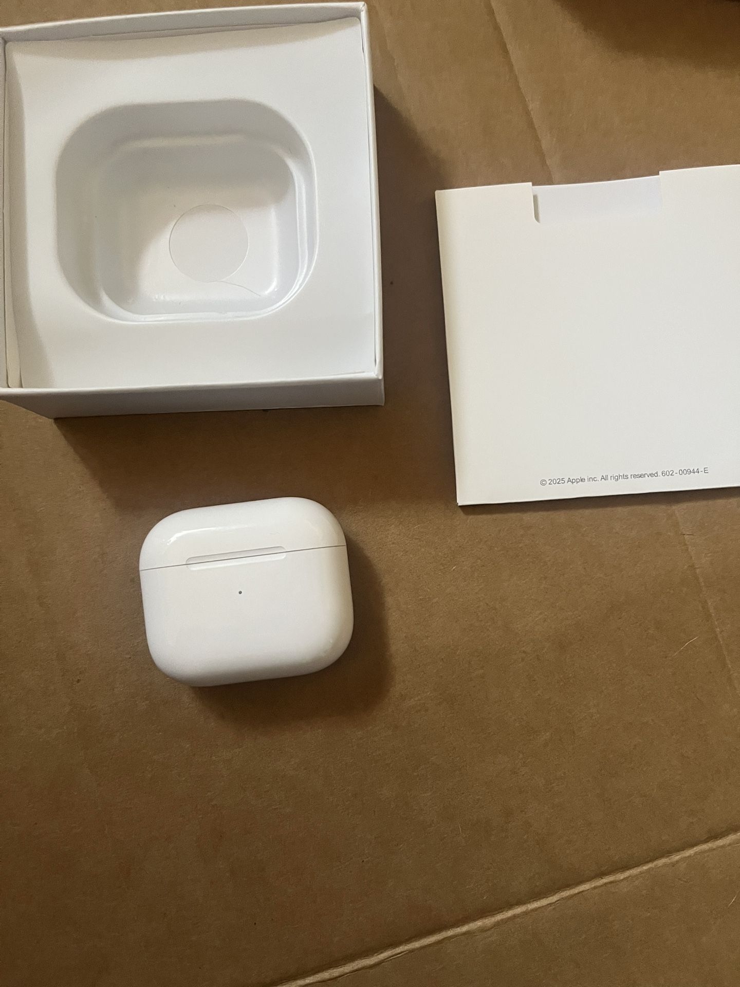 Apple AirPods 4th Gen