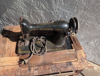 Singer Sewing Machine Antique Vintage