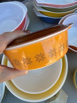 Pyrex 471 with lid