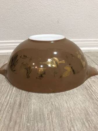 Vintage Americana Pyrex large bowl