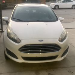 2017 Ford Fiesta Hatchback Runs Great 