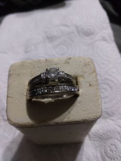 14K gold and diamond Marriage and engagement ring size 8 used