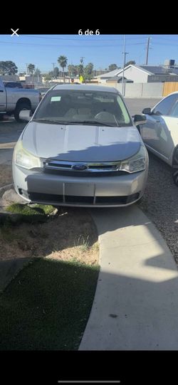 Ford focus 2008.  Is a good car, no mechanical problems ready to use.