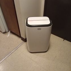 Blacken  "N" Decker Air Conditioner 