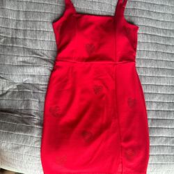 Red dress, with hearts
