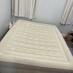 Intex Pillow Top Airbed 20” High Like New